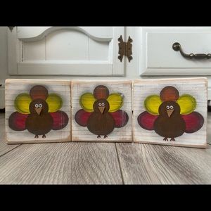 Rustic farmhouse Thanksgiving decor. Set of three blocks